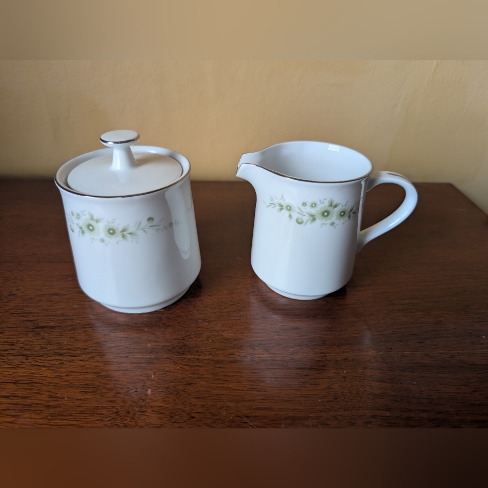 EKCO Blossomtime Cream & Sugar Set Green Floral Border Plat Trim Vintage D/C